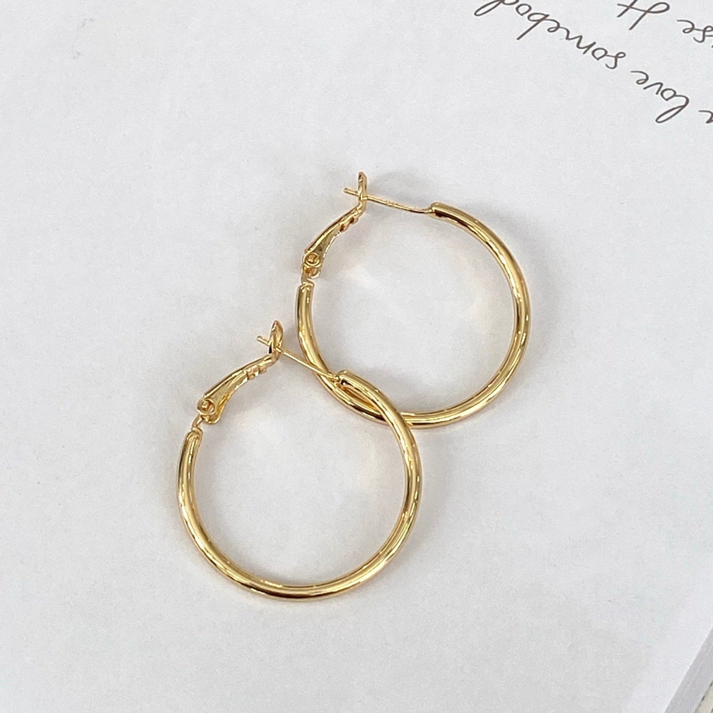 Leni Hoops