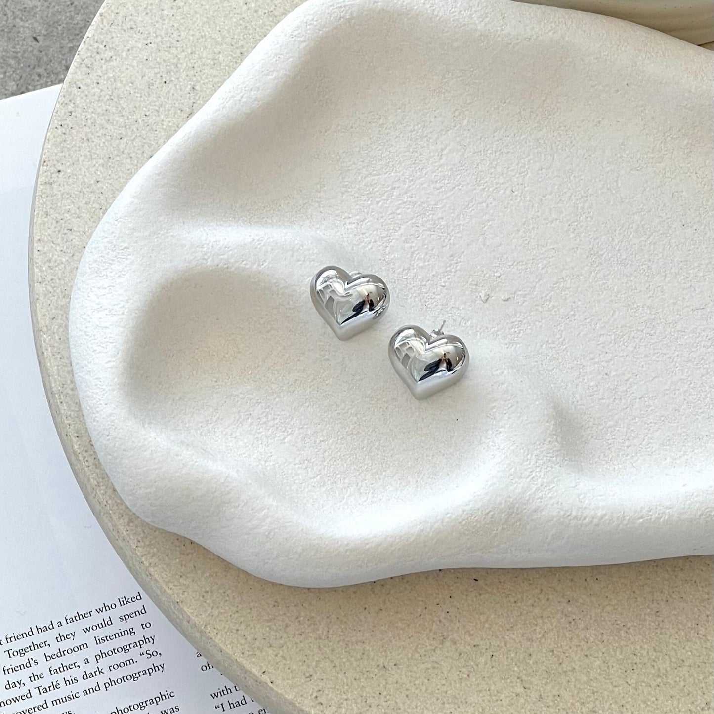 Neve Heart Earrings