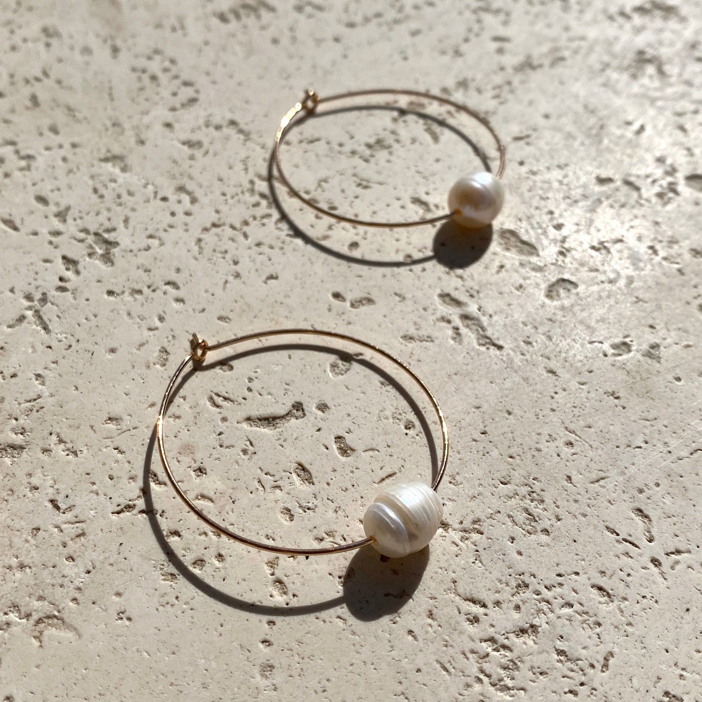 Simple Pearl Fine Wire Hoops