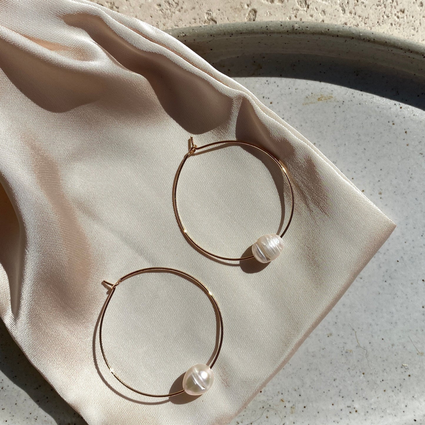 Simple Pearl Fine Wire Hoops