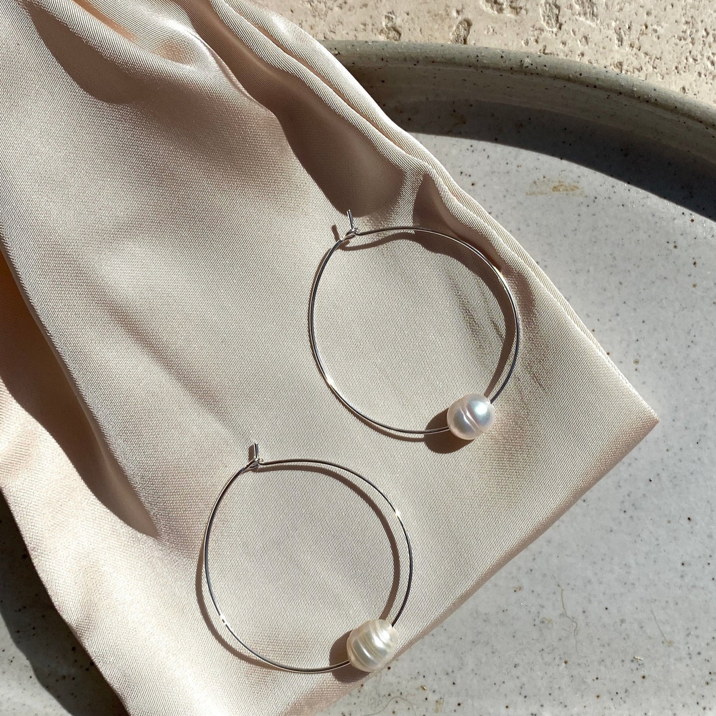 Simple Pearl Fine Wire Hoops